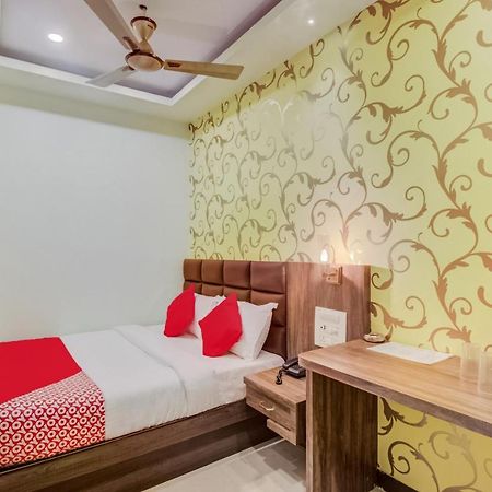 Oyo 42009 Hotel A One Suite Mumbai Ngoại thất bức ảnh