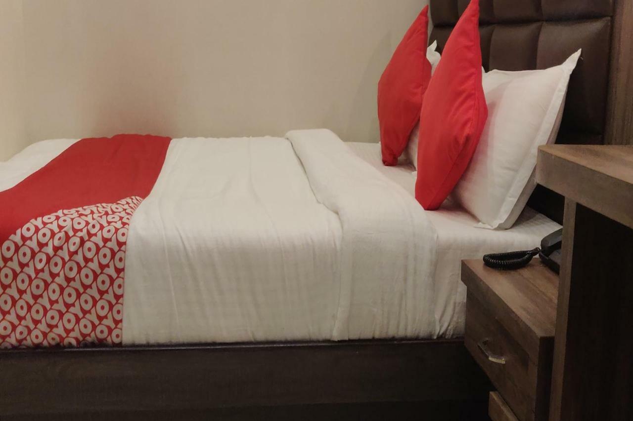 Oyo 42009 Hotel A One Suite Mumbai Ngoại thất bức ảnh